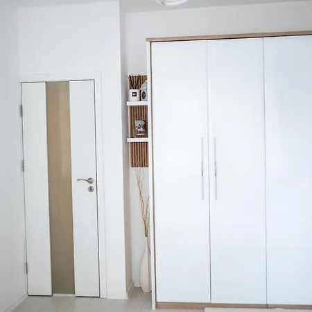 A&k Cozy Art 2 * Varna