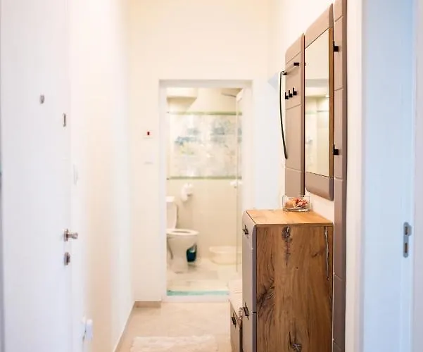 A&k Cozy Art 2 * ヴァルナ